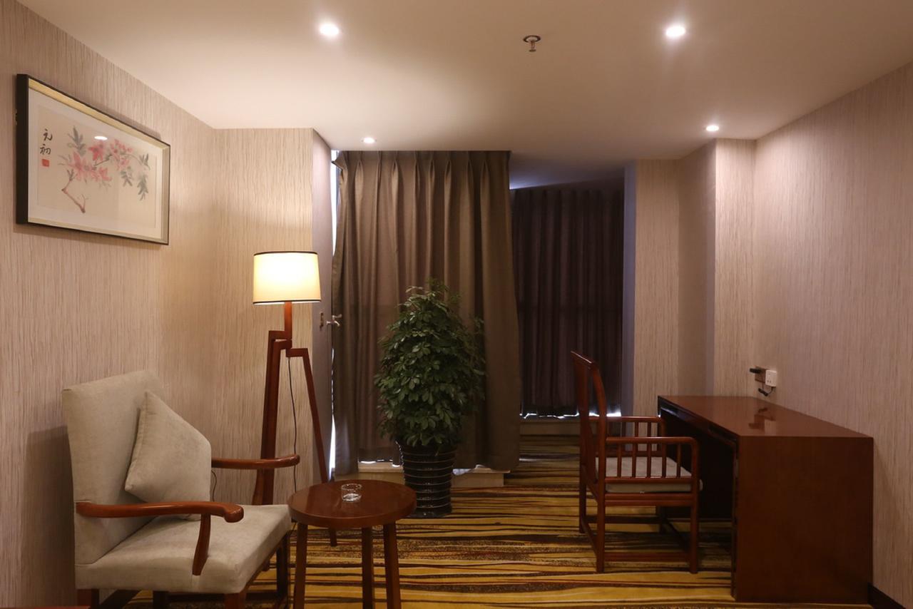 Mingshan Hotel Chengdu Exteriör bild