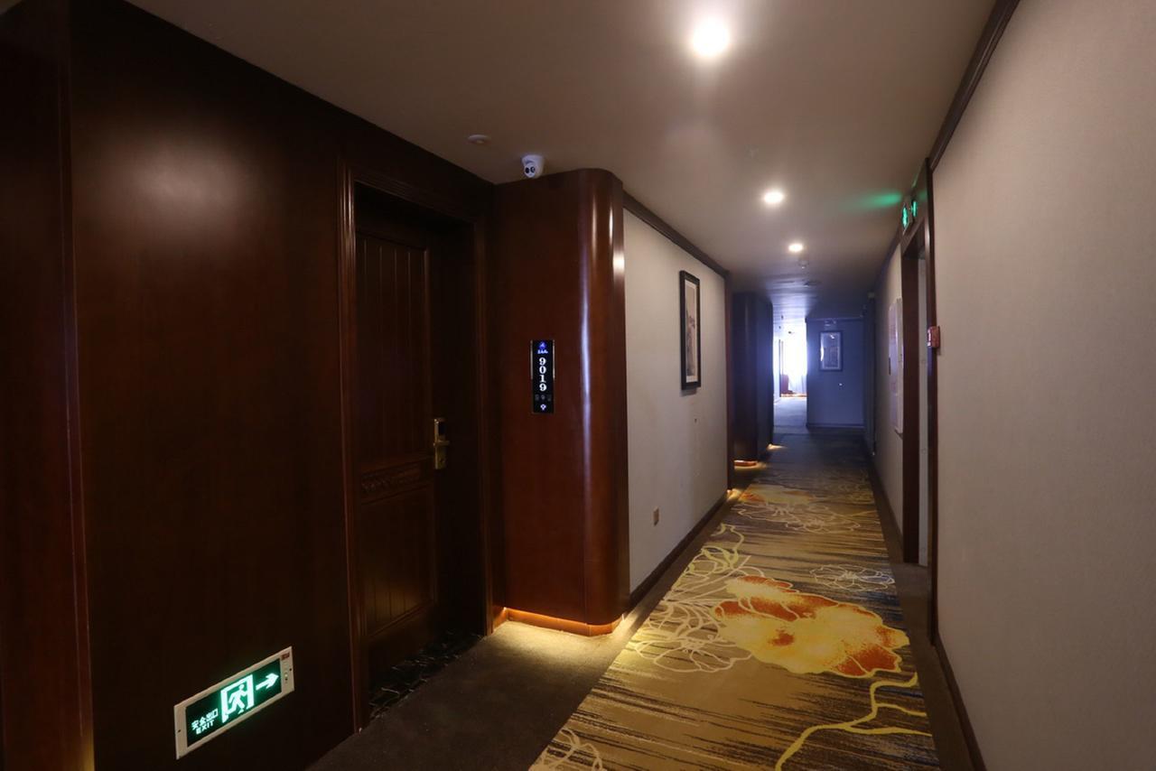 Mingshan Hotel Chengdu Exteriör bild